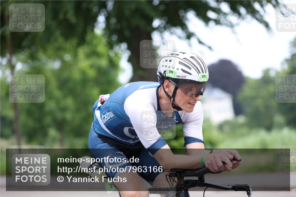 15.06.2025 - 7 Türme Triathlon Yannick Fuchs http://msf.ph/oto/7963166 15.06.2025 11:08:58 Radfahren 250, 299 meine-sportfotos.de