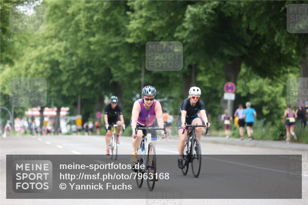 15.06.2025 - 7 Türme Triathlon Yannick Fuchs http://msf.ph/oto/7963168 15.06.2025 13:53:02 Radfahren 408, 946, 1022 meine-sportfotos.de