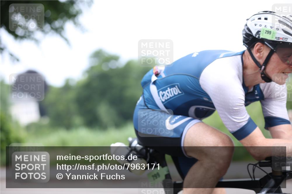15.06.2025 - 7 Türme Triathlon Yannick Fuchs http://msf.ph/oto/7963171 15.06.2025 11:08:58 Radfahren 250, 299 meine-sportfotos.de