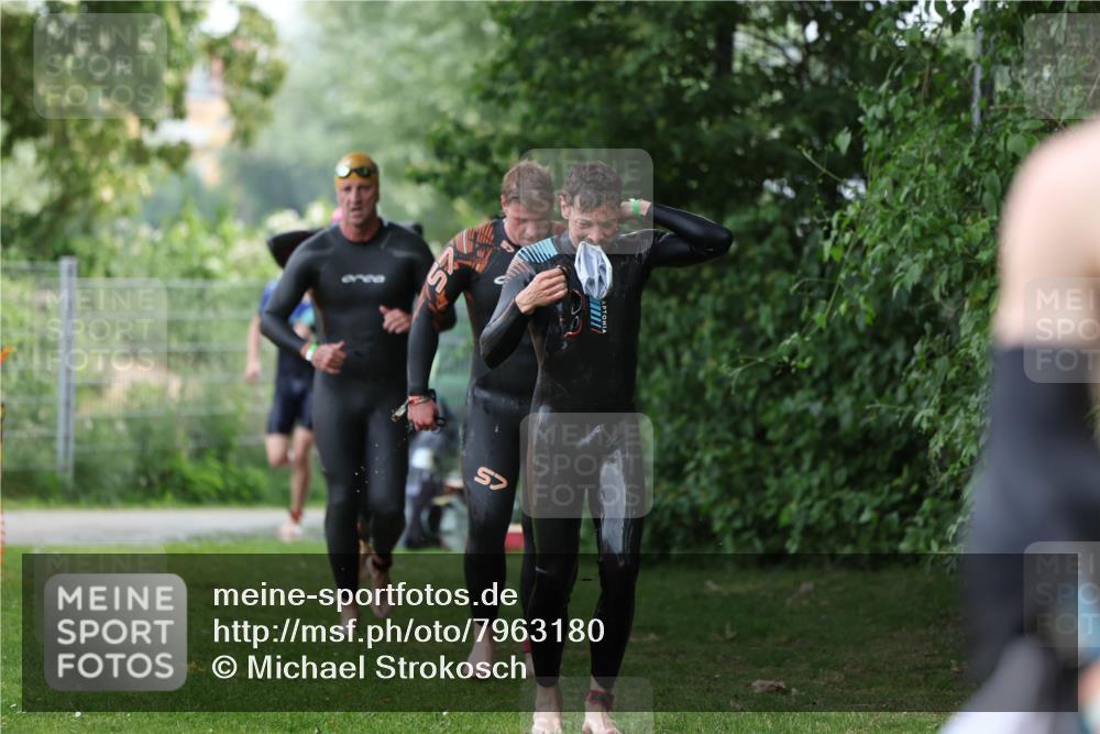 15.06.2025 - 7 Türme Triathlon Michael Strokosch http://msf.ph/oto/7963180 15.06.2025 12:15:49 Schwimmen 366, 446, 500, 503, 537, 575, 583 meine-sportfotos.de