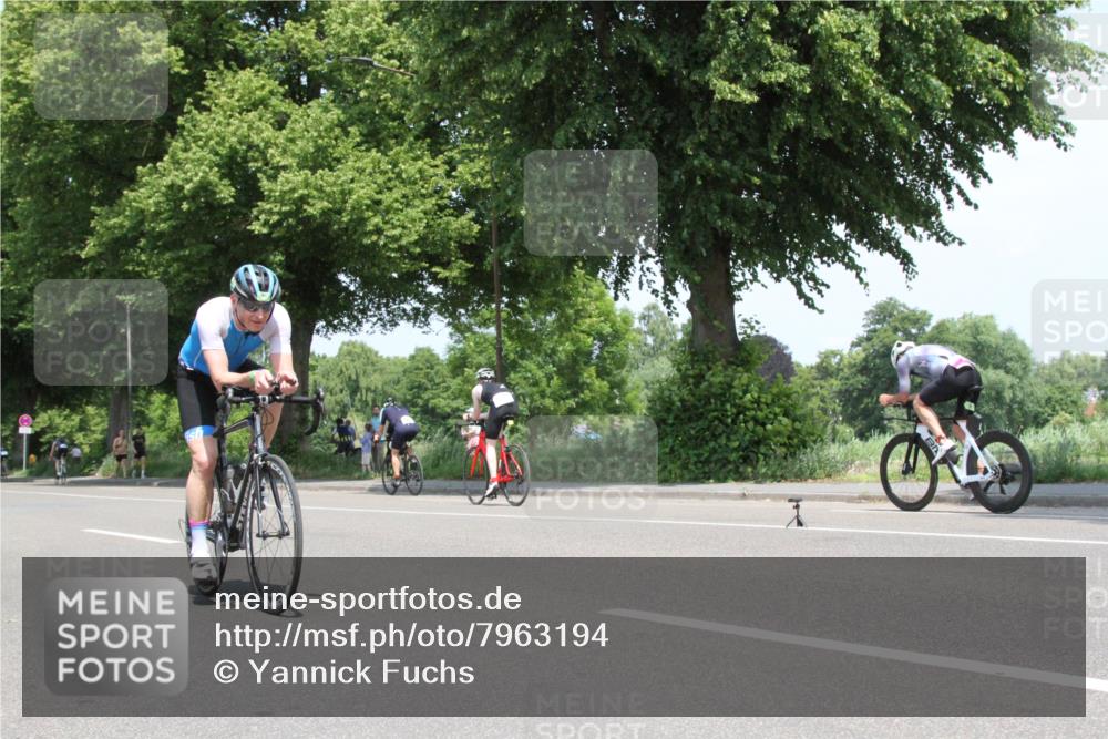 15.06.2025 - 7 Türme Triathlon Yannick Fuchs http://msf.ph/oto/7963194 15.06.2025 12:48:27 Radfahren  meine-sportfotos.de