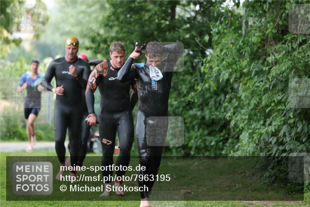 15.06.2025 - 7 Türme Triathlon Michael Strokosch http://msf.ph/oto/7963195 15.06.2025 12:15:49 Schwimmen 366, 446, 500, 503, 537, 575, 583 meine-sportfotos.de