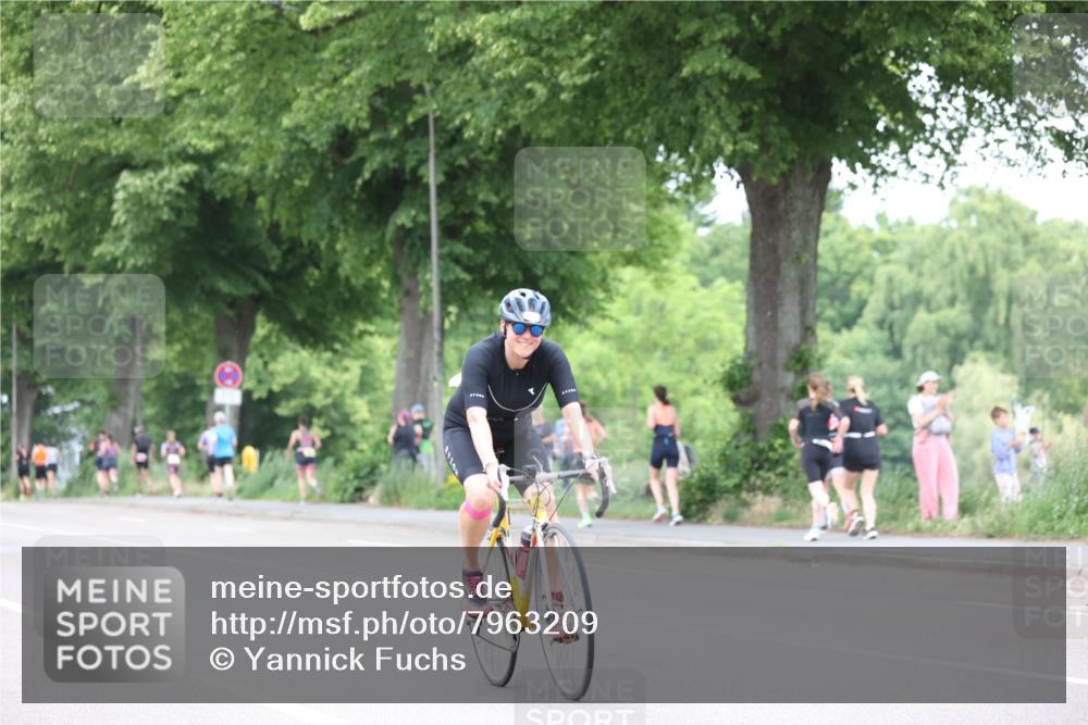 15.06.2025 - 7 Türme Triathlon Yannick Fuchs http://msf.ph/oto/7963209 15.06.2025 13:53:04 Radfahren 336, 408, 1022 meine-sportfotos.de