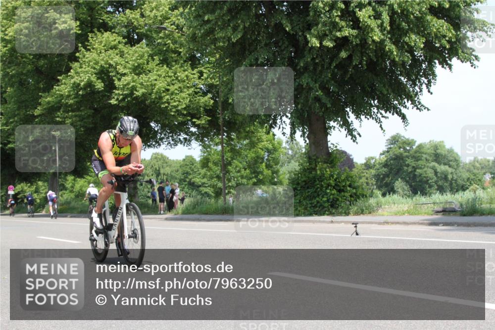 15.06.2025 - 7 Türme Triathlon Yannick Fuchs http://msf.ph/oto/7963250 15.06.2025 12:49:08 Radfahren  meine-sportfotos.de