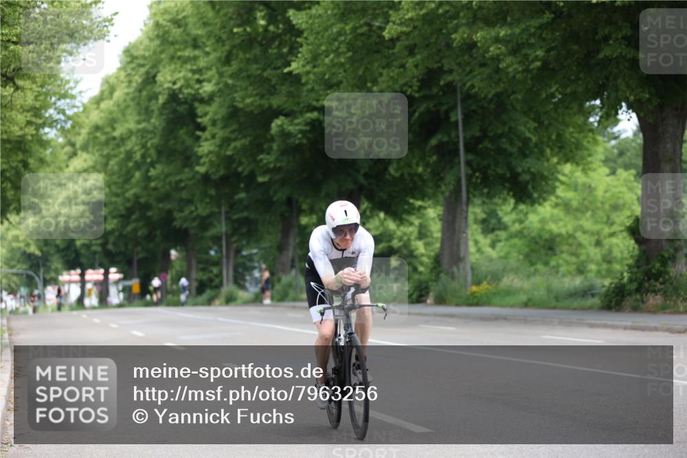 15.06.2025 - 7 Türme Triathlon Yannick Fuchs http://msf.ph/oto/7963256 15.06.2025 11:09:17 Radfahren  meine-sportfotos.de