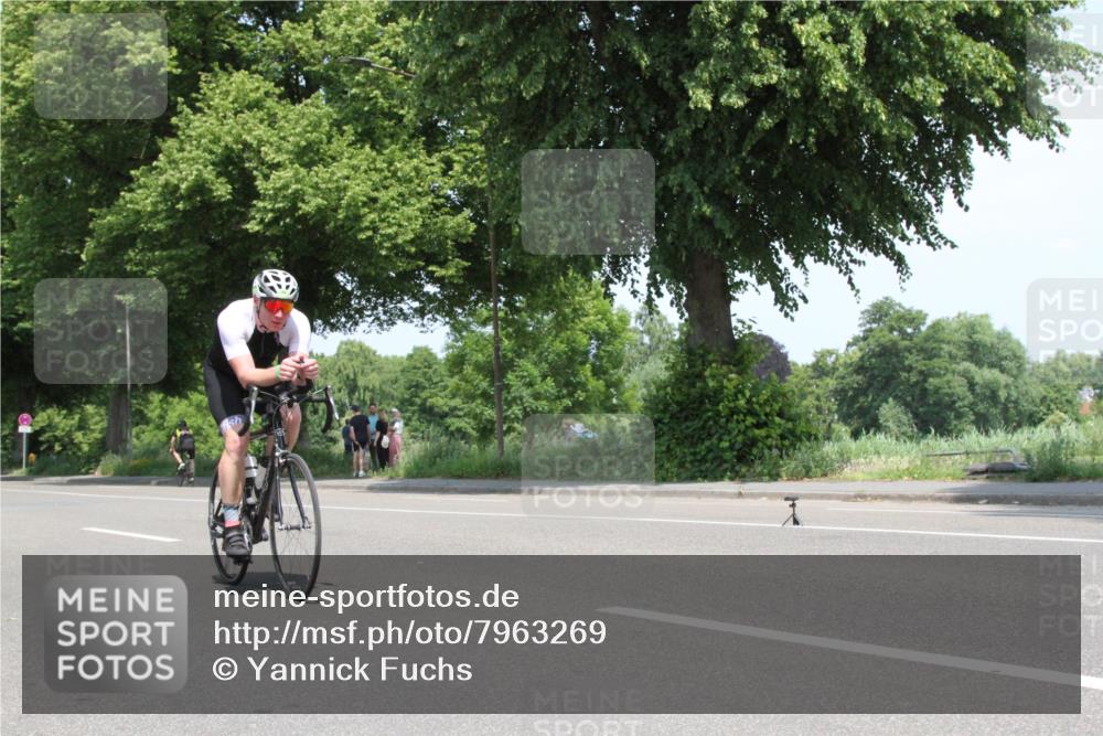 15.06.2025 - 7 Türme Triathlon Yannick Fuchs http://msf.ph/oto/7963269 15.06.2025 12:49:13 Radfahren  meine-sportfotos.de