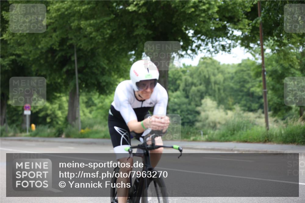 15.06.2025 - 7 Türme Triathlon Yannick Fuchs http://msf.ph/oto/7963270 15.06.2025 11:09:17 Radfahren  meine-sportfotos.de