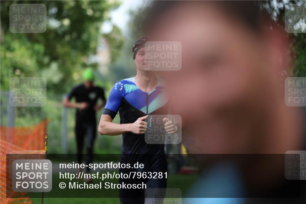 15.06.2025 - 7 Türme Triathlon Michael Strokosch http://msf.ph/oto/7963281 15.06.2025 12:15:55 Schwimmen 366, 411, 446, 500, 503, 537, 567, 575, 583 meine-sportfotos.de