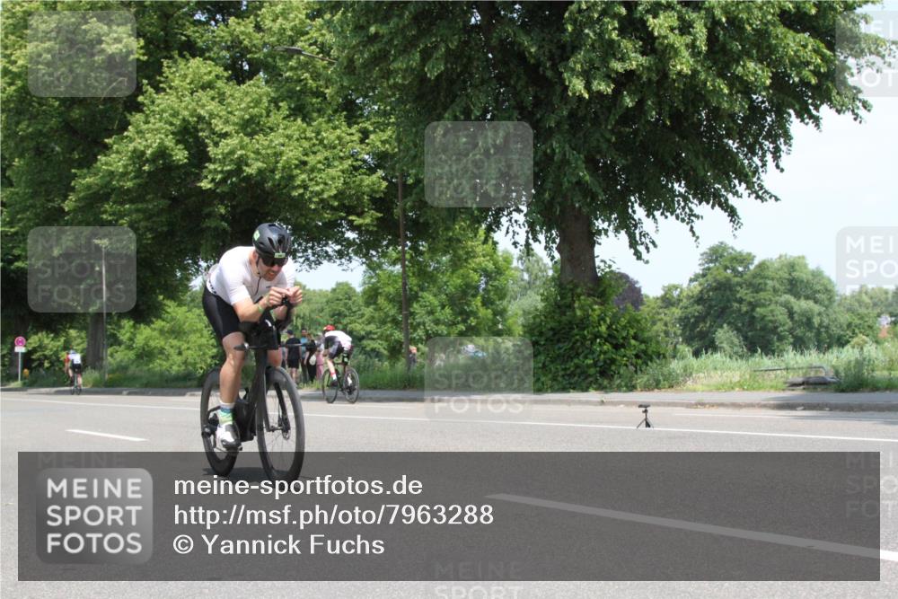 15.06.2025 - 7 Türme Triathlon Yannick Fuchs http://msf.ph/oto/7963288 15.06.2025 12:49:19 Radfahren  meine-sportfotos.de