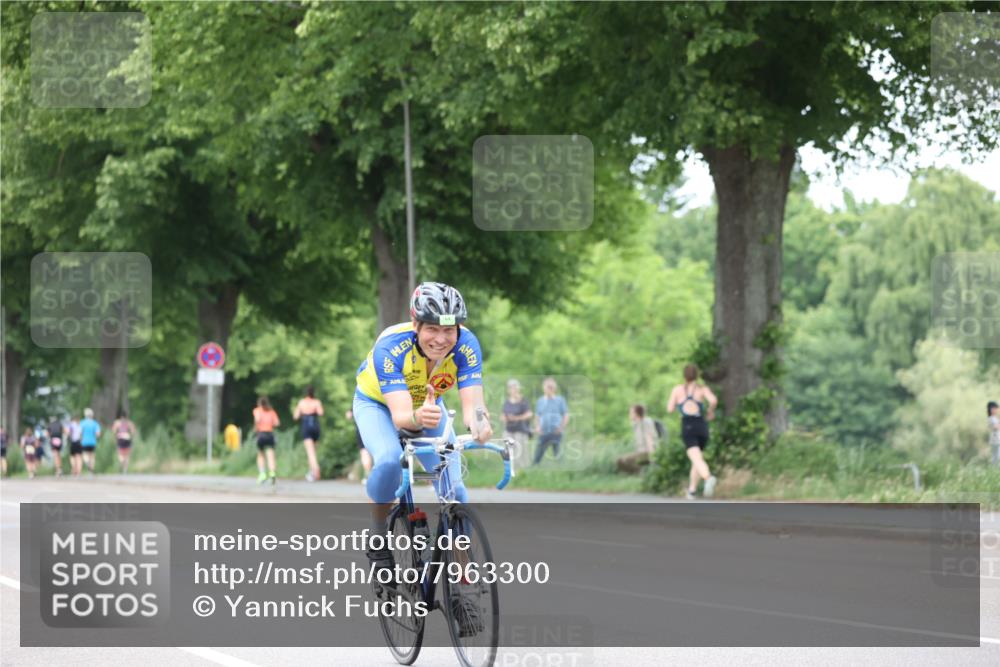 15.06.2025 - 7 Türme Triathlon Yannick Fuchs http://msf.ph/oto/7963300 15.06.2025 13:53:11 Radfahren 336, 800, 1194 meine-sportfotos.de