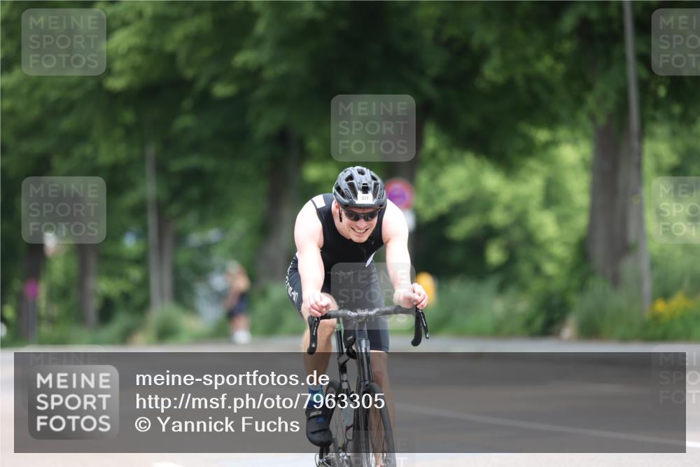15.06.2025 - 7 Türme Triathlon Yannick Fuchs http://msf.ph/oto/7963305 15.06.2025 11:09:25 Radfahren 232 meine-sportfotos.de