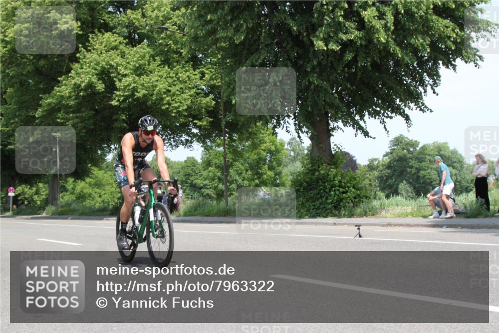 15.06.2025 - 7 Türme Triathlon Yannick Fuchs http://msf.ph/oto/7963322 15.06.2025 12:49:46 Radfahren  meine-sportfotos.de