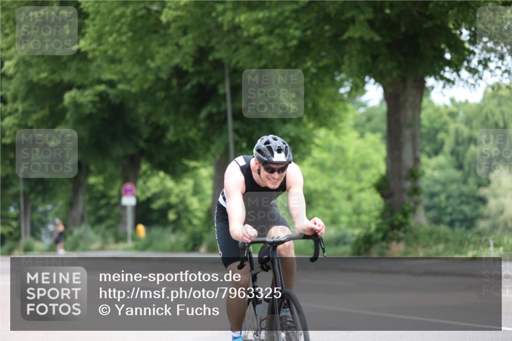 15.06.2025 - 7 Türme Triathlon Yannick Fuchs http://msf.ph/oto/7963325 15.06.2025 11:09:25 Radfahren 232 meine-sportfotos.de