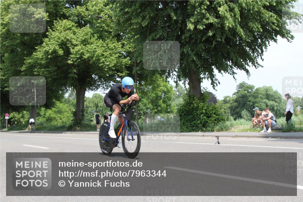 15.06.2025 - 7 Türme Triathlon Yannick Fuchs http://msf.ph/oto/7963344 15.06.2025 12:49:58 Radfahren  meine-sportfotos.de