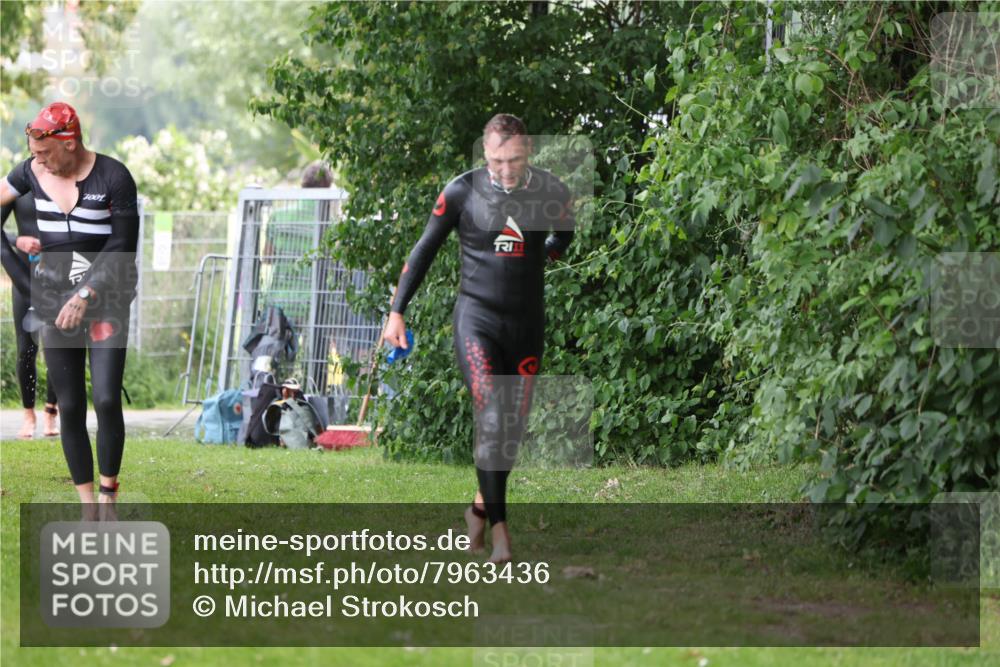 15.06.2025 - 7 Türme Triathlon Michael Strokosch http://msf.ph/oto/7963436 15.06.2025 12:16:06 Schwimmen 378, 397, 411, 503, 511, 537, 567, 583, 669 meine-sportfotos.de
