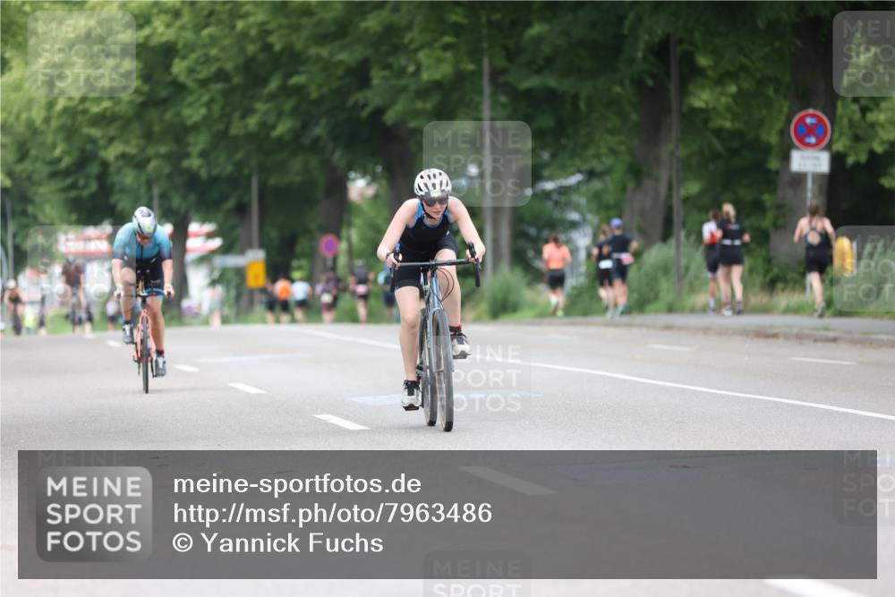 15.06.2025 - 7 Türme Triathlon Yannick Fuchs http://msf.ph/oto/7963486 15.06.2025 13:53:22 Radfahren 748, 819 meine-sportfotos.de