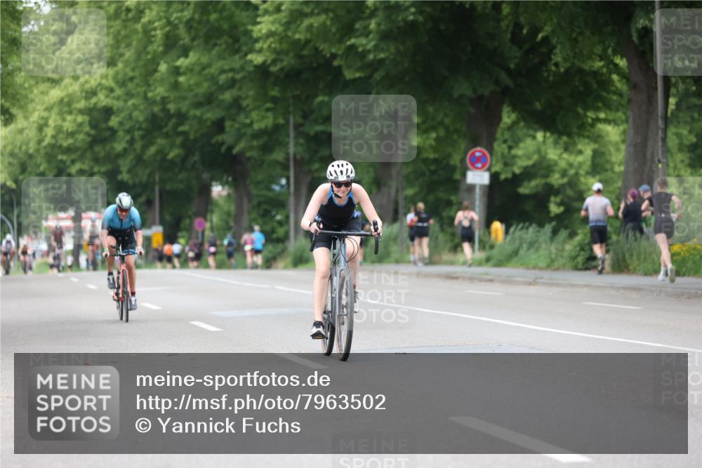 15.06.2025 - 7 Türme Triathlon Yannick Fuchs http://msf.ph/oto/7963502 15.06.2025 13:53:22 Radfahren 748, 819 meine-sportfotos.de