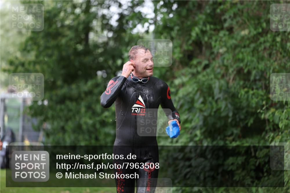 15.06.2025 - 7 Türme Triathlon Michael Strokosch http://msf.ph/oto/7963508 15.06.2025 12:16:10 Schwimmen 378, 397, 411, 503, 511, 567, 648, 657, 669, 677 meine-sportfotos.de