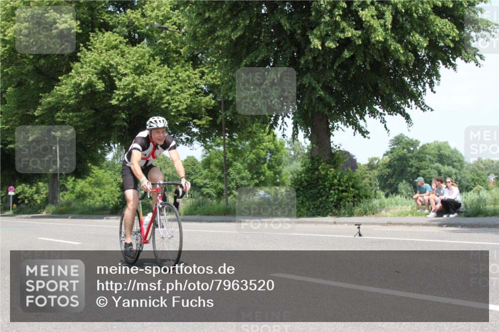 15.06.2025 - 7 Türme Triathlon Yannick Fuchs http://msf.ph/oto/7963520 15.06.2025 12:51:03 Radfahren  meine-sportfotos.de