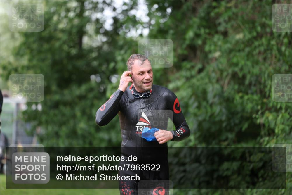 15.06.2025 - 7 Türme Triathlon Michael Strokosch http://msf.ph/oto/7963522 15.06.2025 12:16:10 Schwimmen 378, 397, 411, 503, 511, 567, 648, 657, 669, 677 meine-sportfotos.de