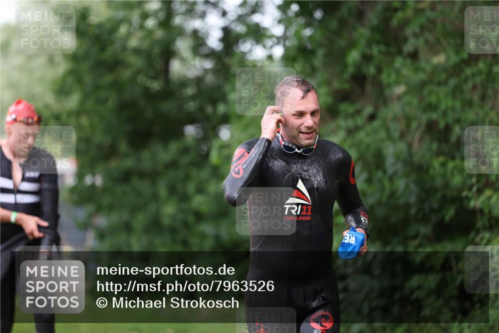 15.06.2025 - 7 Türme Triathlon Michael Strokosch http://msf.ph/oto/7963526 15.06.2025 12:16:10 Schwimmen 378, 397, 411, 503, 511, 567, 648, 657, 669, 677 meine-sportfotos.de
