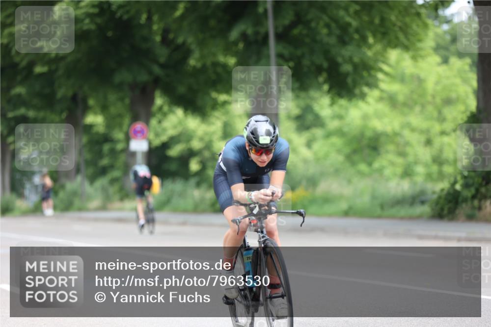 15.06.2025 - 7 Türme Triathlon Yannick Fuchs http://msf.ph/oto/7963530 15.06.2025 11:10:20 Radfahren 267, 292 meine-sportfotos.de