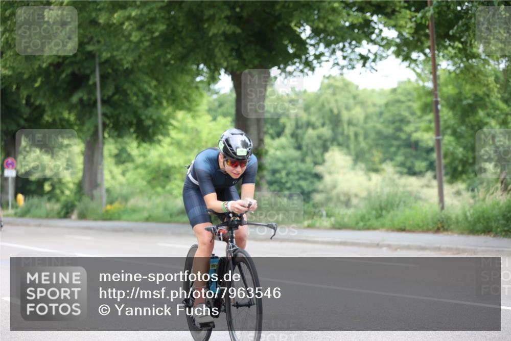 15.06.2025 - 7 Türme Triathlon Yannick Fuchs http://msf.ph/oto/7963546 15.06.2025 11:10:21 Radfahren 267, 292 meine-sportfotos.de