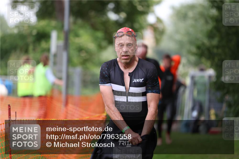 15.06.2025 - 7 Türme Triathlon Michael Strokosch http://msf.ph/oto/7963558 15.06.2025 12:16:12 Schwimmen 378, 397, 411, 414, 503, 511, 567, 648, 657, 669, 677 meine-sportfotos.de