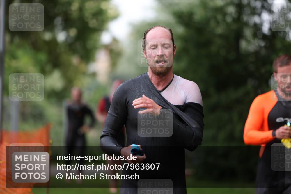 15.06.2025 - 7 Türme Triathlon Michael Strokosch http://msf.ph/oto/7963607 15.06.2025 12:16:16 Schwimmen 378, 397, 411, 414, 511, 567, 616, 648, 657, 669, 677 meine-sportfotos.de