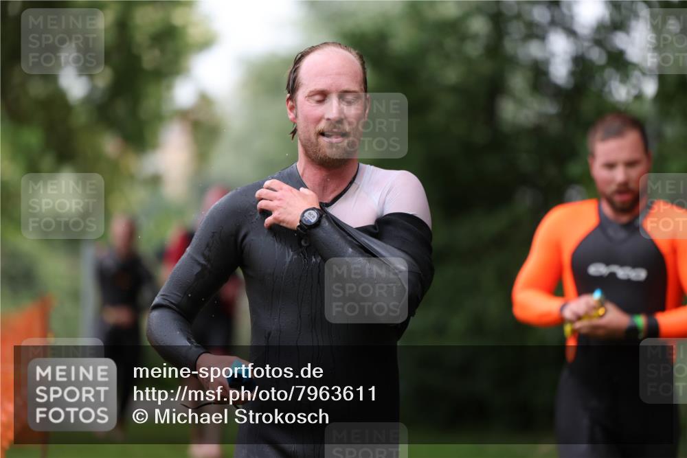 15.06.2025 - 7 Türme Triathlon Michael Strokosch http://msf.ph/oto/7963611 15.06.2025 12:16:16 Schwimmen 378, 397, 411, 414, 511, 567, 616, 648, 657, 669, 677 meine-sportfotos.de