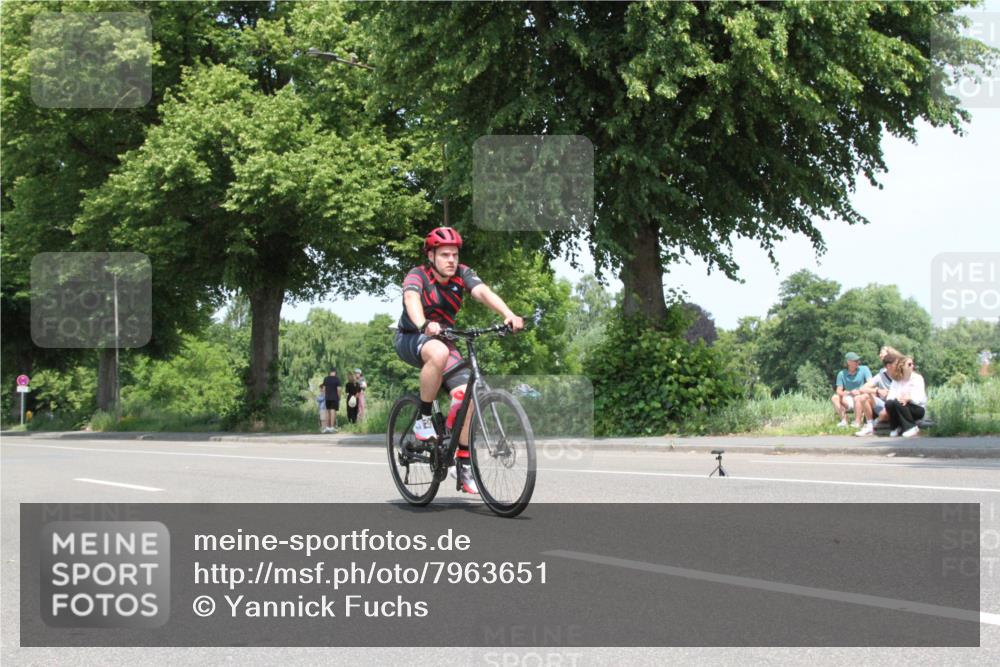 15.06.2025 - 7 Türme Triathlon Yannick Fuchs http://msf.ph/oto/7963651 15.06.2025 12:52:38 Radfahren  meine-sportfotos.de