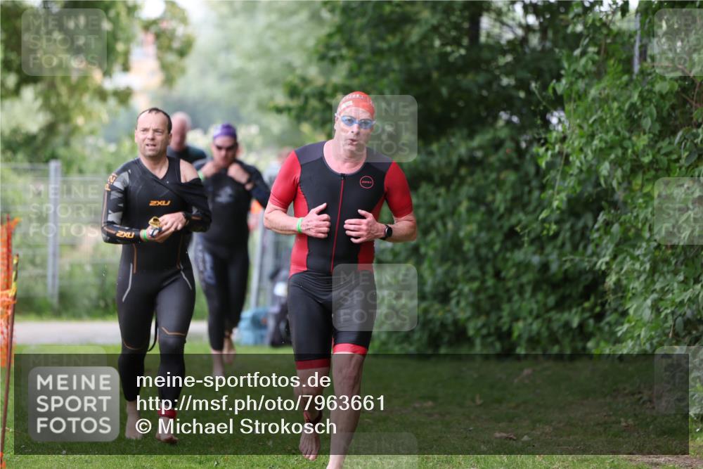 15.06.2025 - 7 Türme Triathlon Michael Strokosch http://msf.ph/oto/7963661 15.06.2025 12:16:19 Schwimmen 378, 397, 411, 414, 511, 567, 616, 648, 657, 669, 677 meine-sportfotos.de