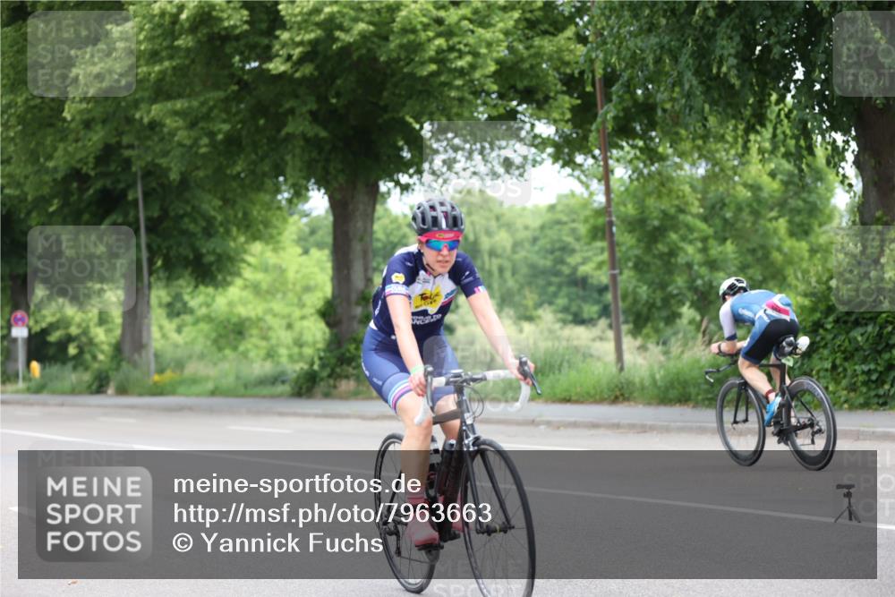 15.06.2025 - 7 Türme Triathlon Yannick Fuchs http://msf.ph/oto/7963663 15.06.2025 11:10:34 Radfahren 248, 285, 302 meine-sportfotos.de