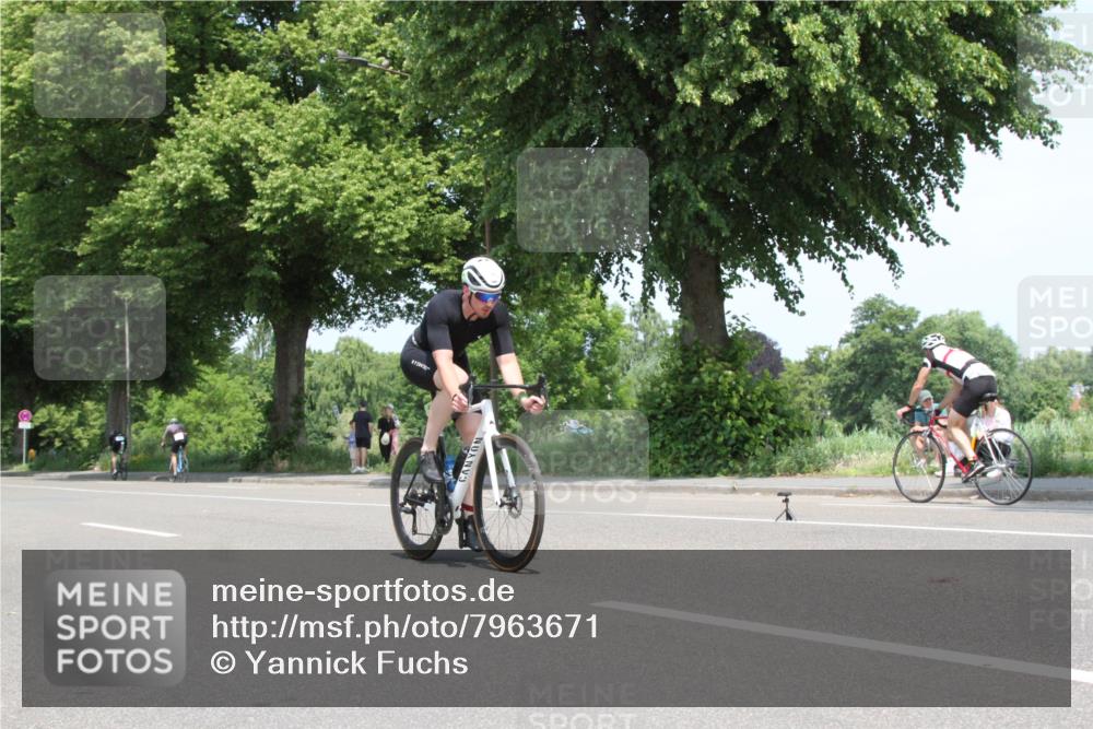 15.06.2025 - 7 Türme Triathlon Yannick Fuchs http://msf.ph/oto/7963671 15.06.2025 12:52:45 Radfahren  meine-sportfotos.de