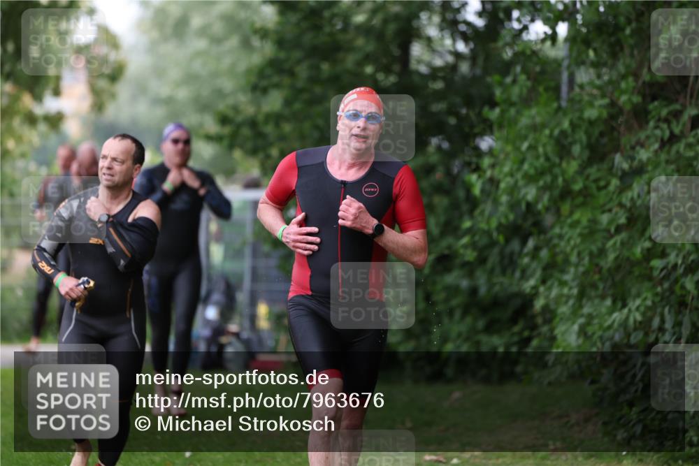 15.06.2025 - 7 Türme Triathlon Michael Strokosch http://msf.ph/oto/7963676 15.06.2025 12:16:20 Schwimmen 378, 397, 411, 414, 511, 567, 616, 648, 657, 669, 677 meine-sportfotos.de
