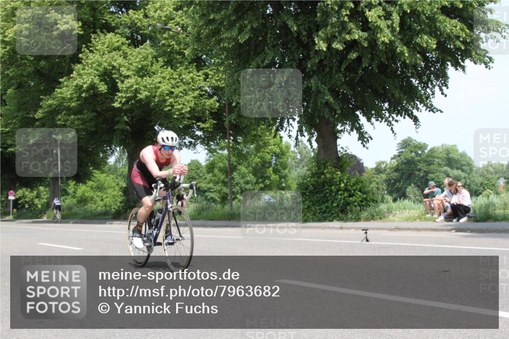 15.06.2025 - 7 Türme Triathlon Yannick Fuchs http://msf.ph/oto/7963682 15.06.2025 12:52:49 Radfahren  meine-sportfotos.de