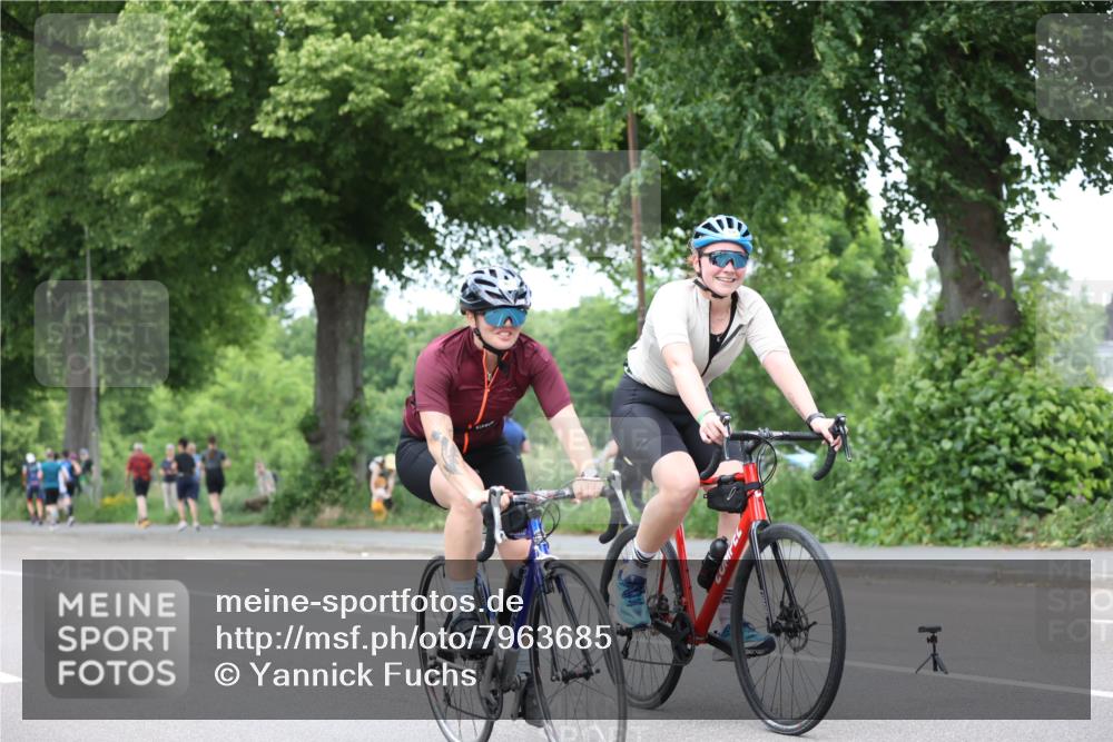 15.06.2025 - 7 Türme Triathlon Yannick Fuchs http://msf.ph/oto/7963685 15.06.2025 13:53:31 Radfahren 863, 1046, 1062 meine-sportfotos.de