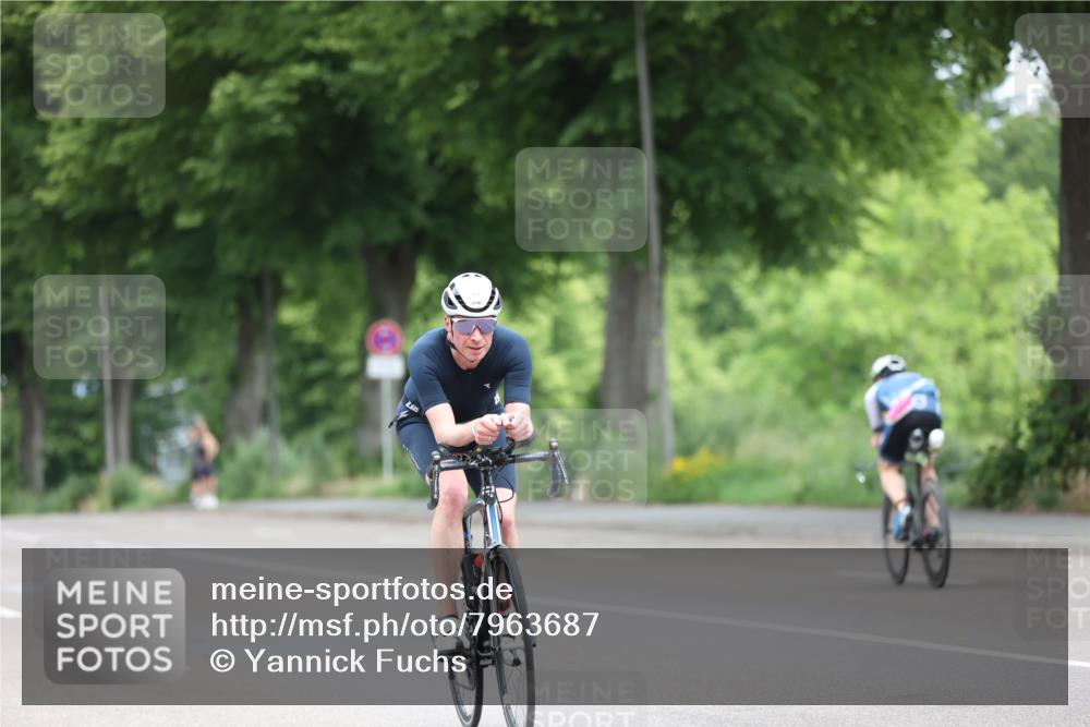 15.06.2025 - 7 Türme Triathlon Yannick Fuchs http://msf.ph/oto/7963687 15.06.2025 11:10:35 Radfahren 248, 285, 302 meine-sportfotos.de