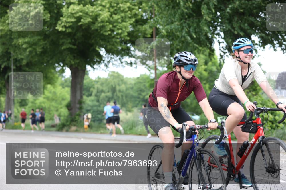 15.06.2025 - 7 Türme Triathlon Yannick Fuchs http://msf.ph/oto/7963693 15.06.2025 13:53:31 Radfahren 863, 1046, 1062 meine-sportfotos.de