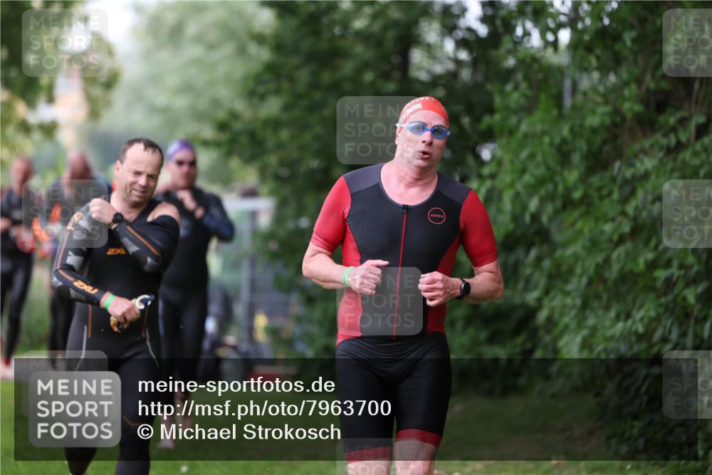 15.06.2025 - 7 Türme Triathlon Michael Strokosch http://msf.ph/oto/7963700 15.06.2025 12:16:20 Schwimmen 378, 397, 411, 414, 511, 567, 616, 648, 657, 669, 677 meine-sportfotos.de