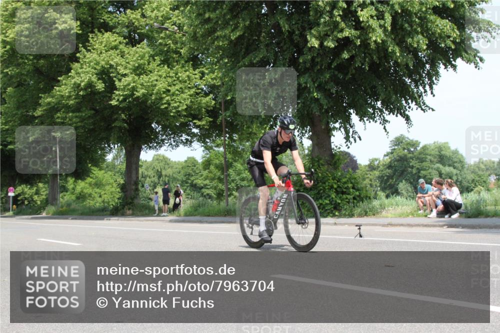 15.06.2025 - 7 Türme Triathlon Yannick Fuchs http://msf.ph/oto/7963704 15.06.2025 12:53:05 Radfahren  meine-sportfotos.de