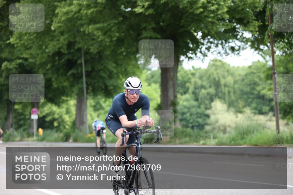 15.06.2025 - 7 Türme Triathlon Yannick Fuchs http://msf.ph/oto/7963709 15.06.2025 11:10:36 Radfahren 285, 302 meine-sportfotos.de