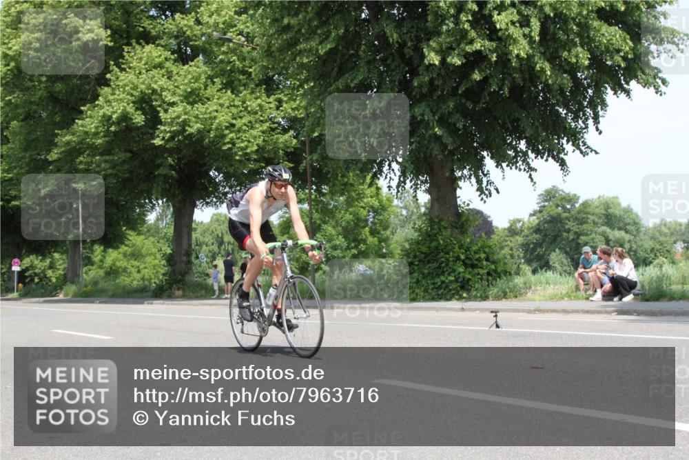 15.06.2025 - 7 Türme Triathlon Yannick Fuchs http://msf.ph/oto/7963716 15.06.2025 12:53:07 Radfahren  meine-sportfotos.de