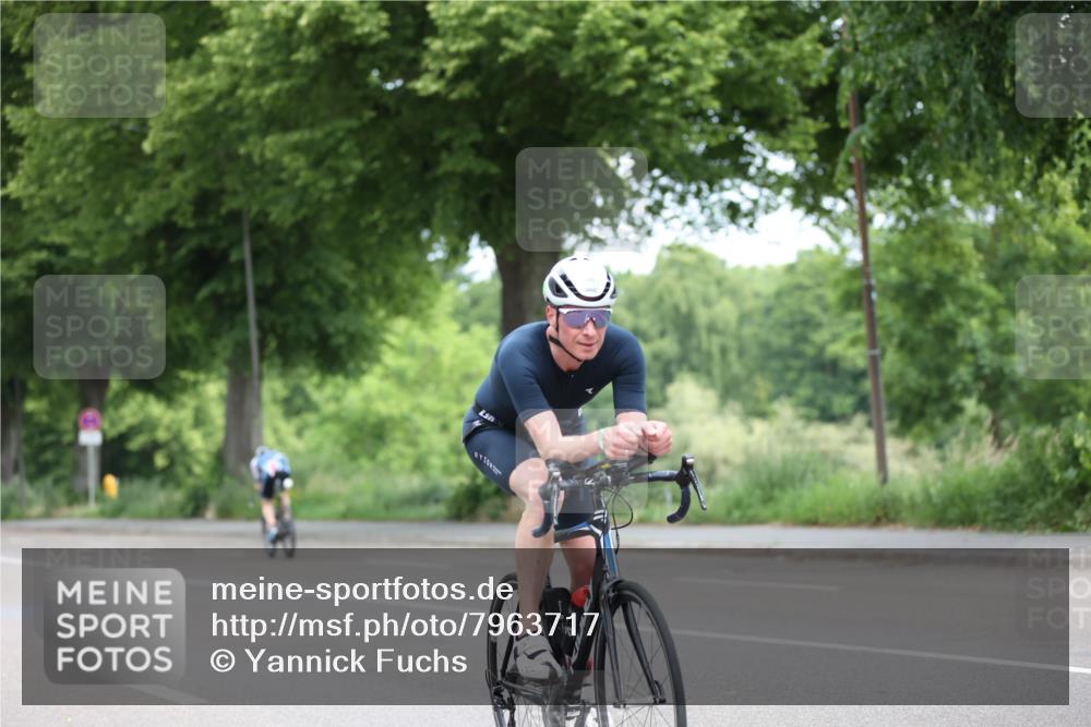 15.06.2025 - 7 Türme Triathlon Yannick Fuchs http://msf.ph/oto/7963717 15.06.2025 11:10:36 Radfahren 285, 302 meine-sportfotos.de