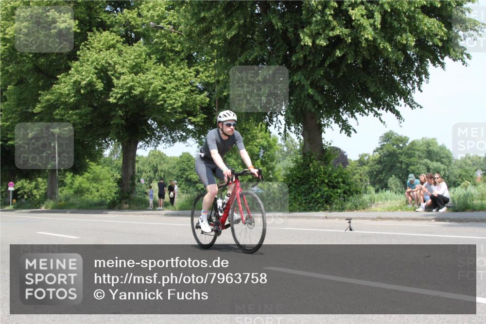 15.06.2025 - 7 Türme Triathlon Yannick Fuchs http://msf.ph/oto/7963758 15.06.2025 12:53:19 Radfahren  meine-sportfotos.de