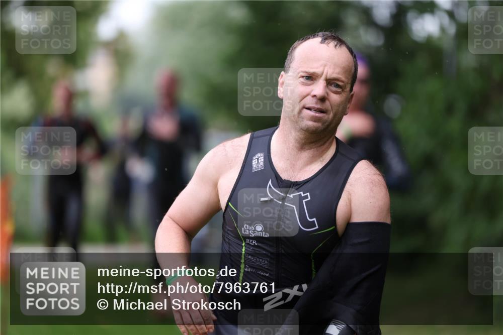 15.06.2025 - 7 Türme Triathlon Michael Strokosch http://msf.ph/oto/7963761 15.06.2025 12:16:24 Schwimmen 378, 397, 411, 414, 435, 511, 616, 648, 657, 669, 677 meine-sportfotos.de