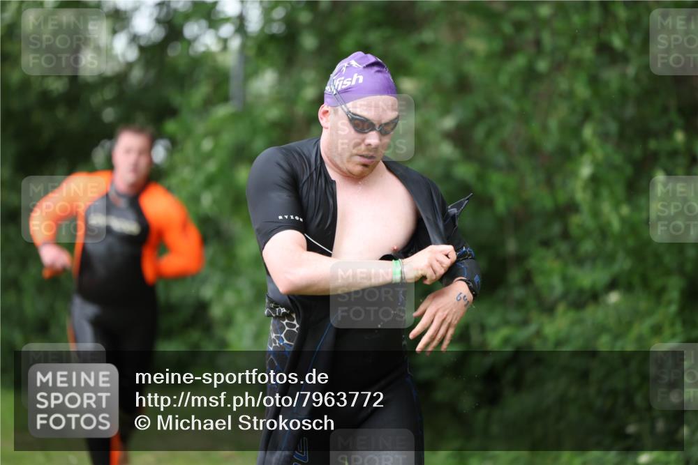 15.06.2025 - 7 Türme Triathlon Michael Strokosch http://msf.ph/oto/7963772 15.06.2025 12:16:25 Schwimmen 373, 378, 397, 411, 414, 435, 511, 616, 648, 657, 669, 677 meine-sportfotos.de