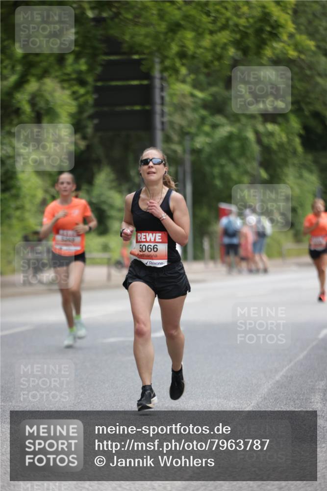15.06.2025 - REWE Women's Run Jannik Wohlers http://msf.ph/oto/7963787 15.06.2025 09:58:40 Laufen 5269, 5066 meine-sportfotos.de