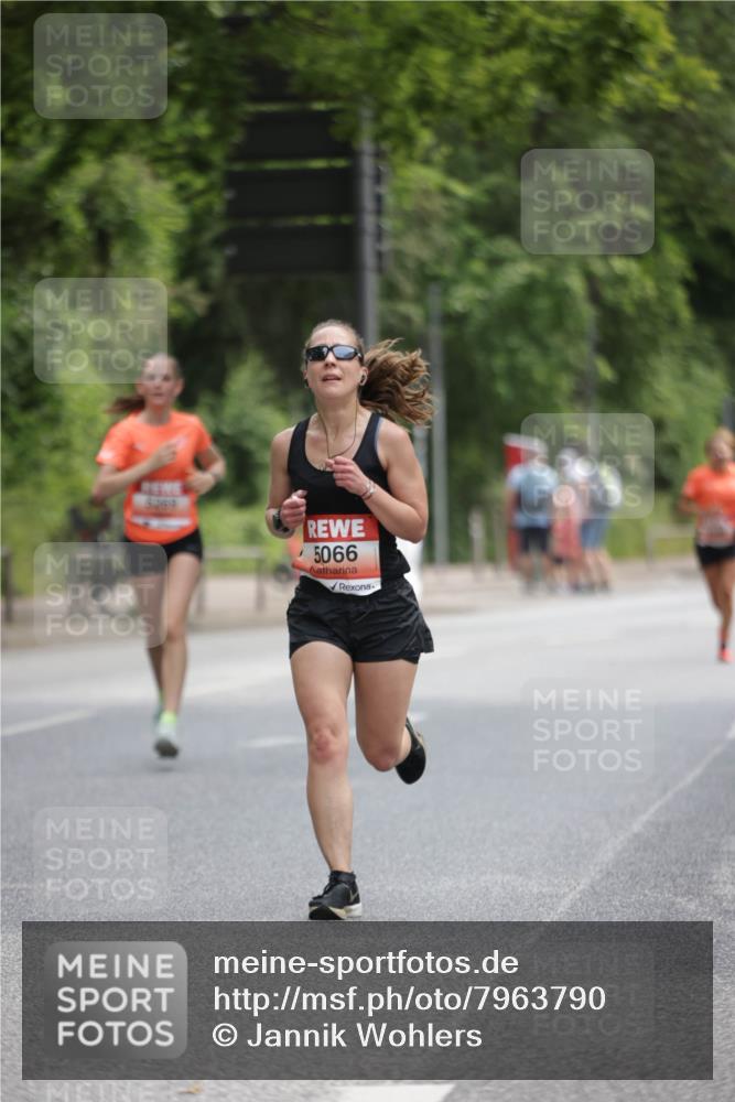 15.06.2025 - REWE Women's Run Jannik Wohlers http://msf.ph/oto/7963790 15.06.2025 09:58:40 Laufen 5269, 5066 meine-sportfotos.de