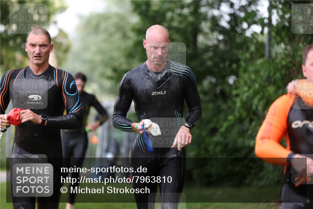 15.06.2025 - 7 Türme Triathlon Michael Strokosch http://msf.ph/oto/7963810 15.06.2025 12:16:28 Schwimmen 373, 378, 397, 414, 435, 511, 560, 616, 629, 648, 657, 669, 677 meine-sportfotos.de